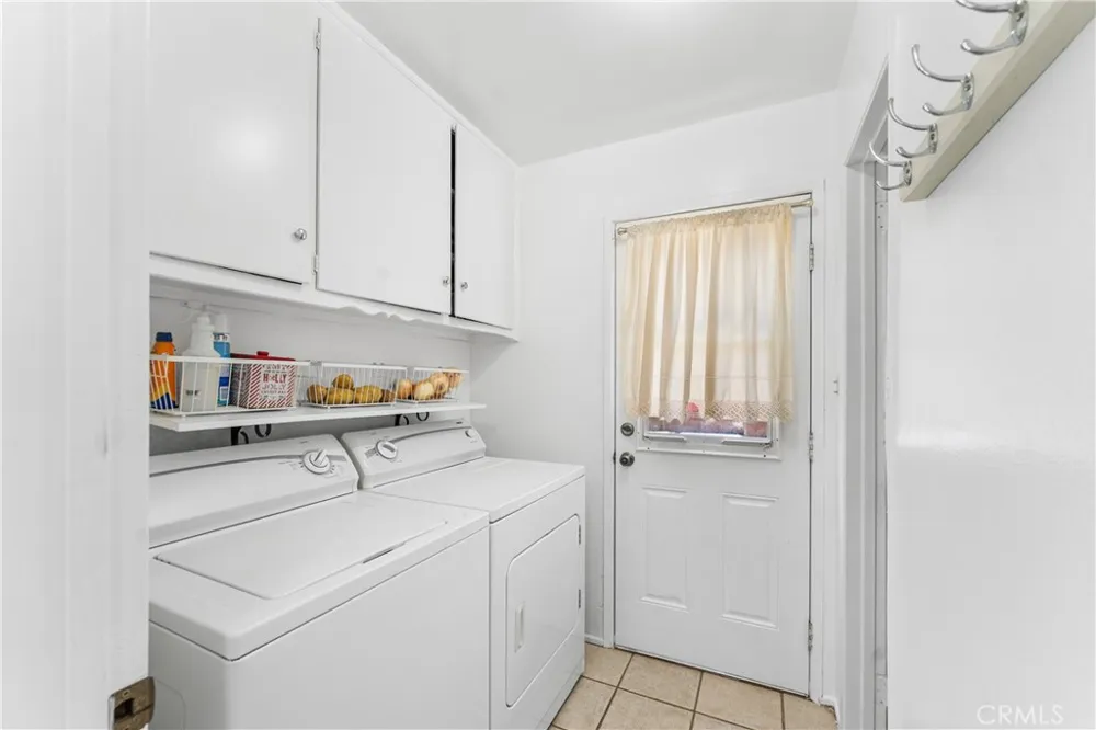 44449 Loneoak Lancaster, CA 93534