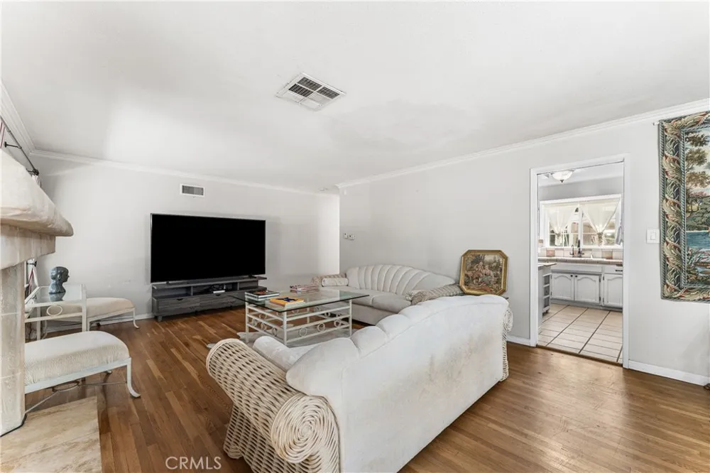 44449 Loneoak Lancaster, CA 93534