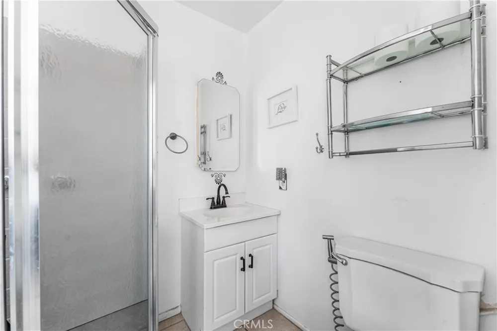 44449 Loneoak Lancaster, CA 93534
