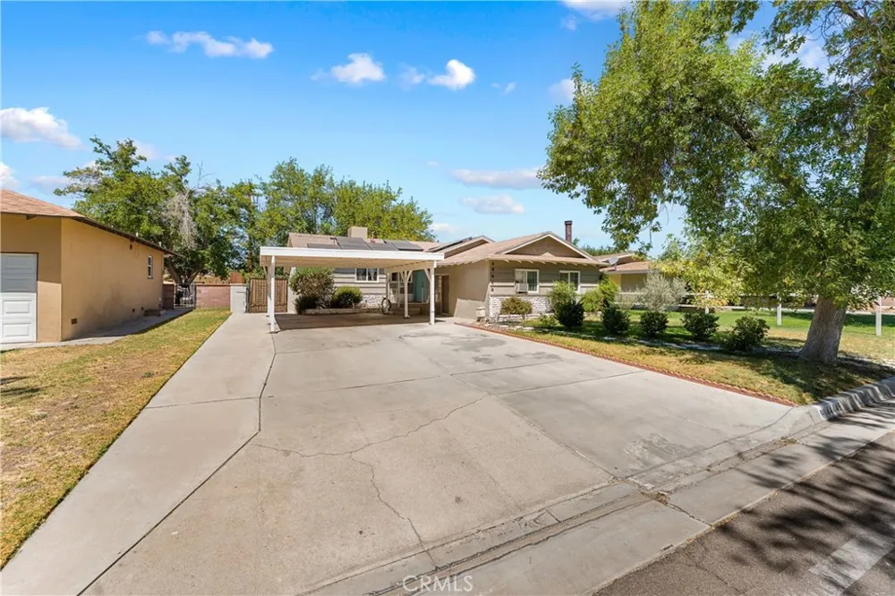 44449 Loneoak Lancaster, CA 93534