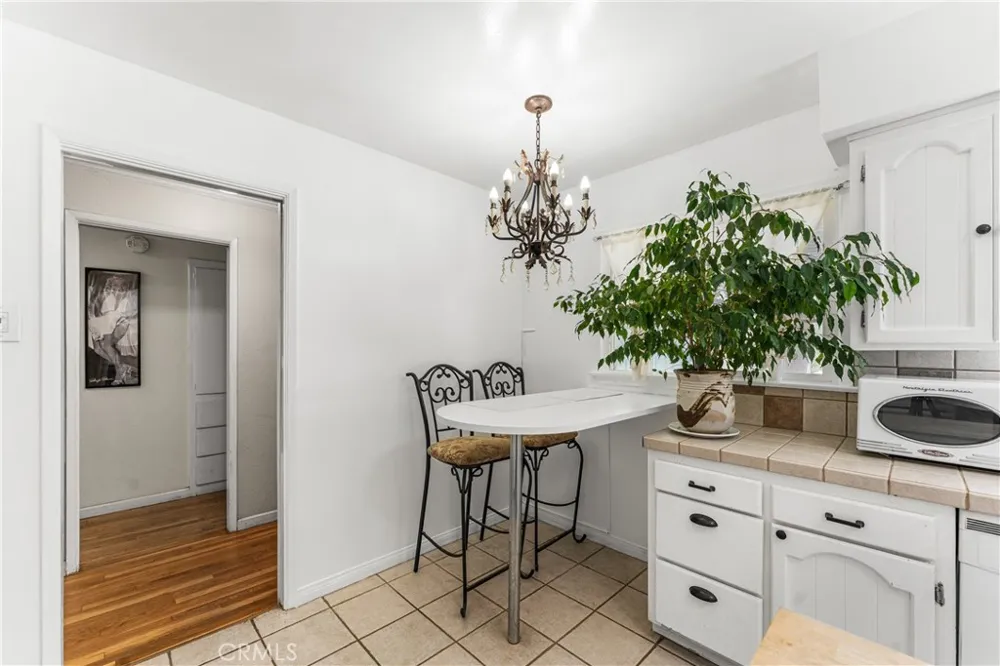 44449 Loneoak Lancaster, CA 93534
