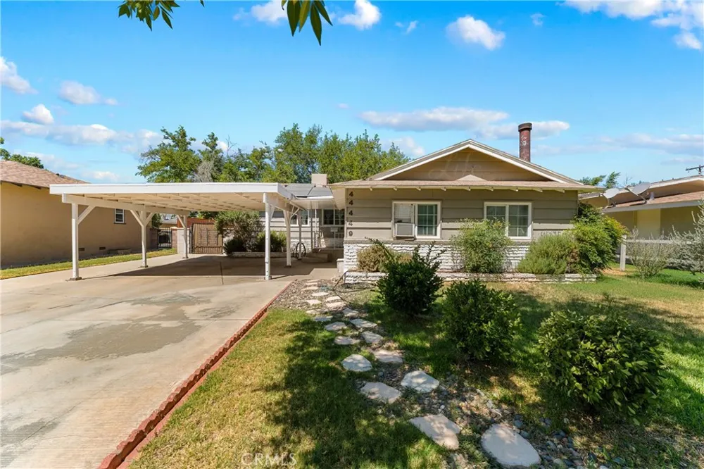44449 Loneoak Lancaster, CA 93534