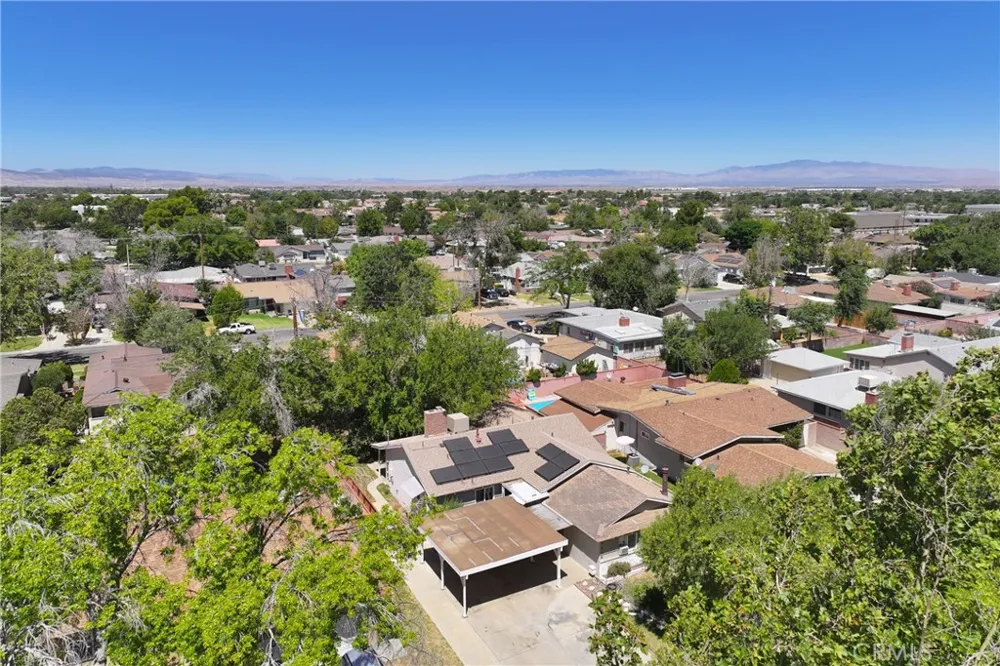44449 Loneoak Lancaster, CA 93534