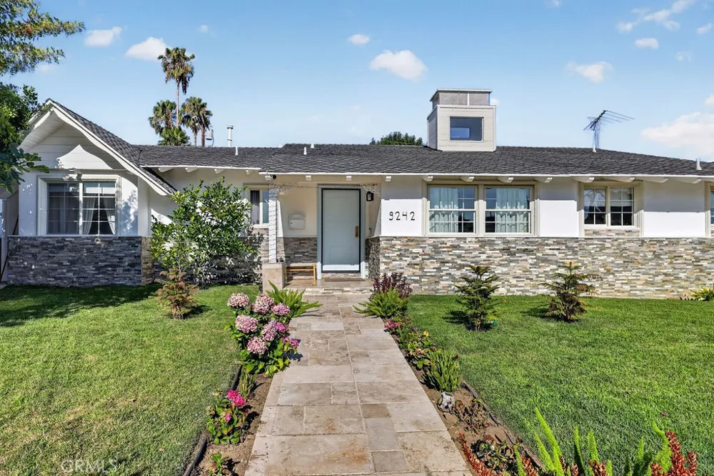 9242 Whitaker Northridge, CA 91343