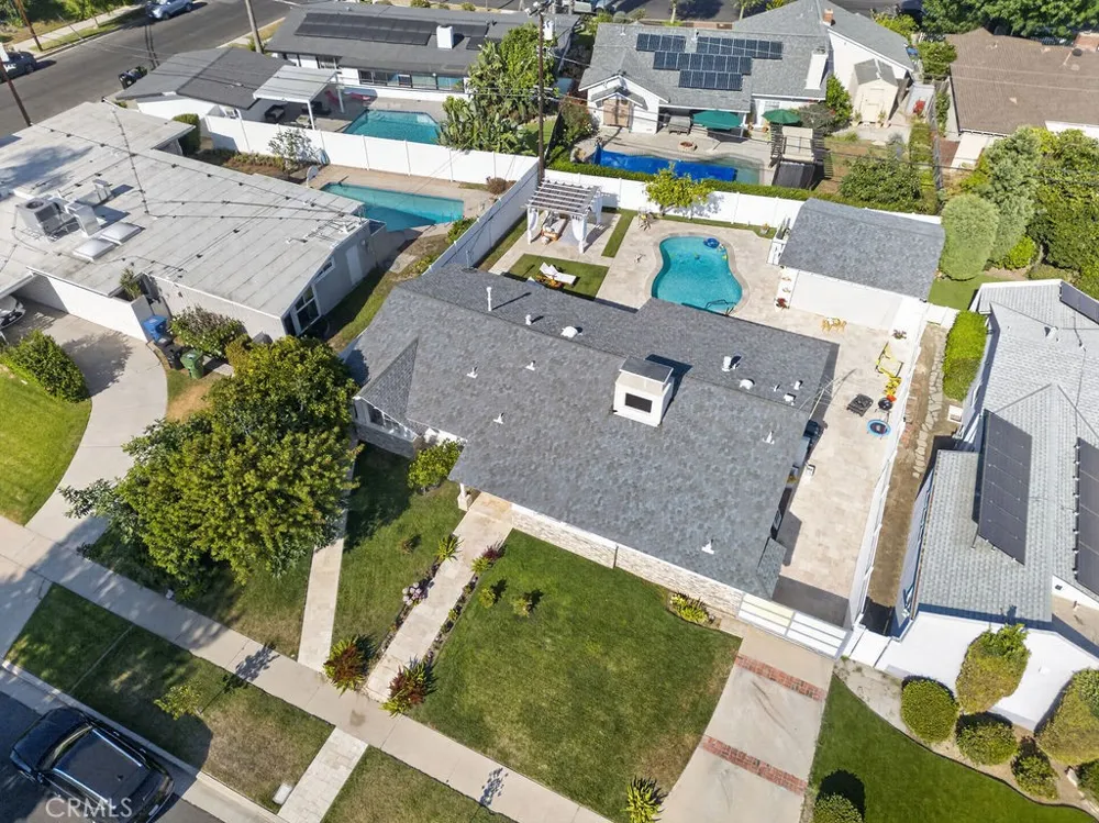 9242 Whitaker Northridge, CA 91343