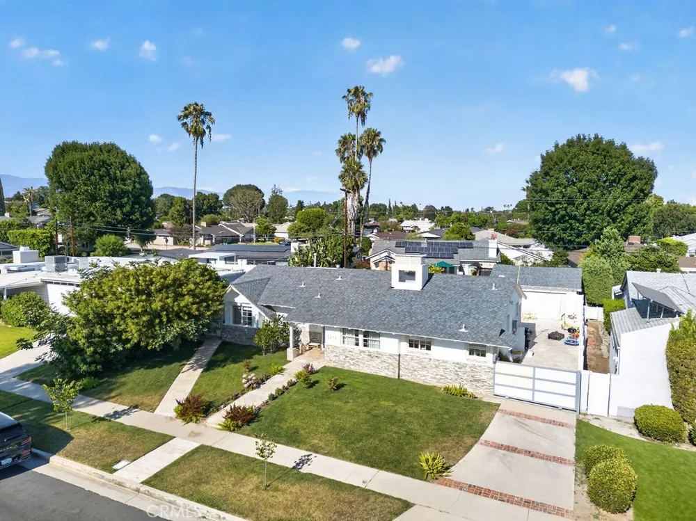 9242 Whitaker Northridge, CA 91343