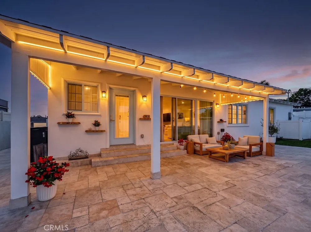 9242 Whitaker Northridge, CA 91343