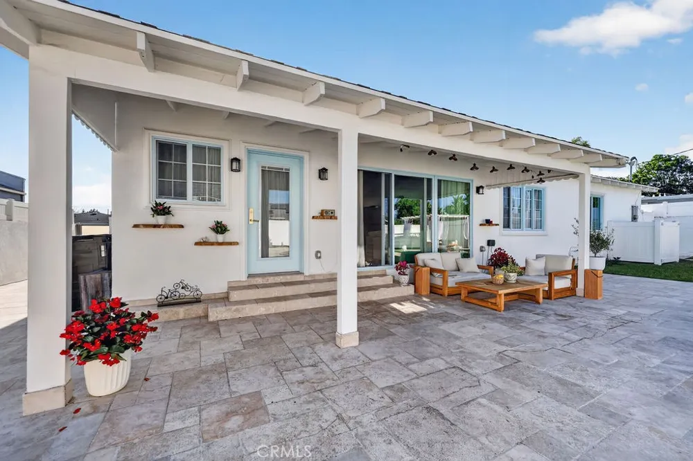 9242 Whitaker Northridge, CA 91343