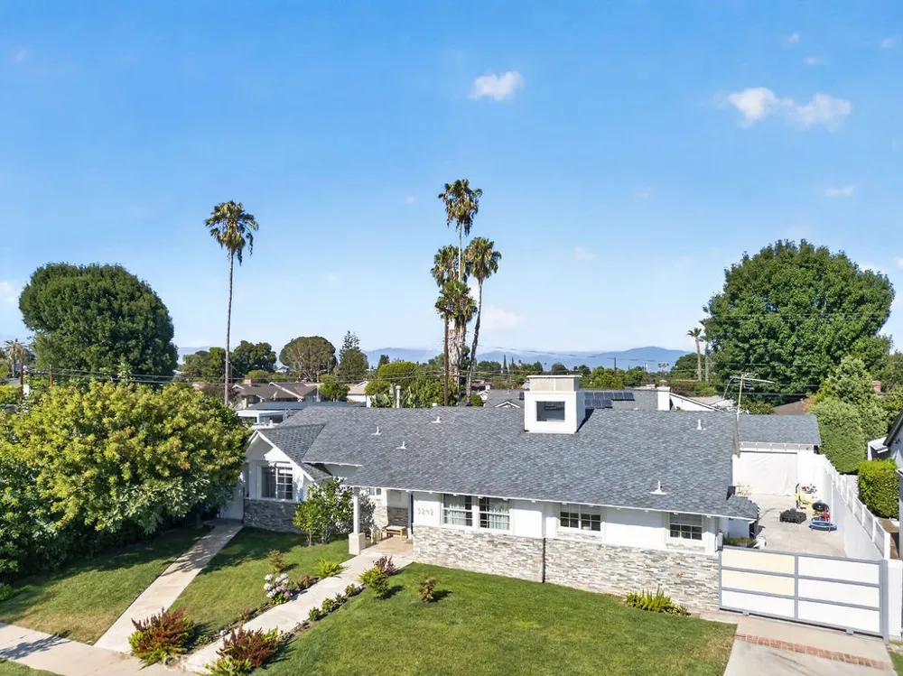 9242 Whitaker Northridge, CA 91343