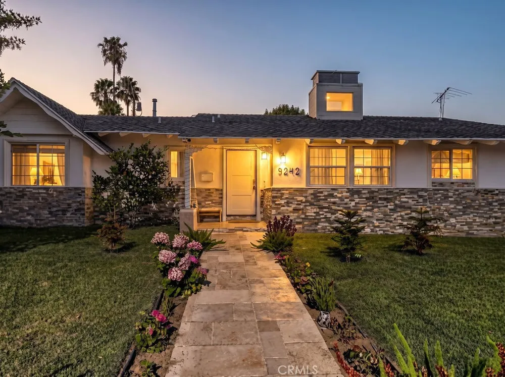 9242 Whitaker Northridge, CA 91343