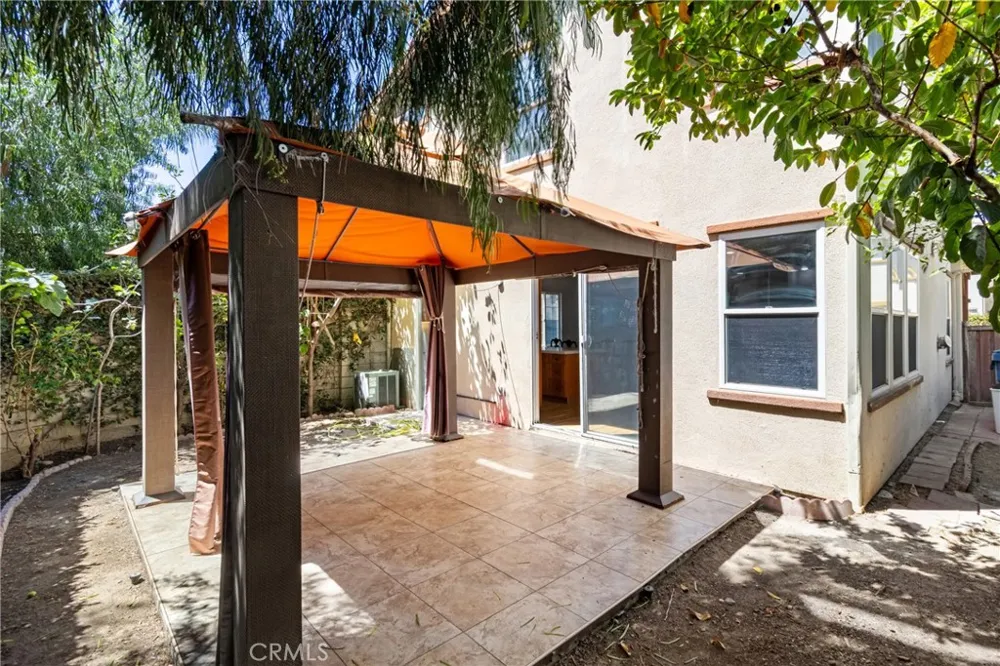 9193 Burnet Avenue North Hills, CA 91343