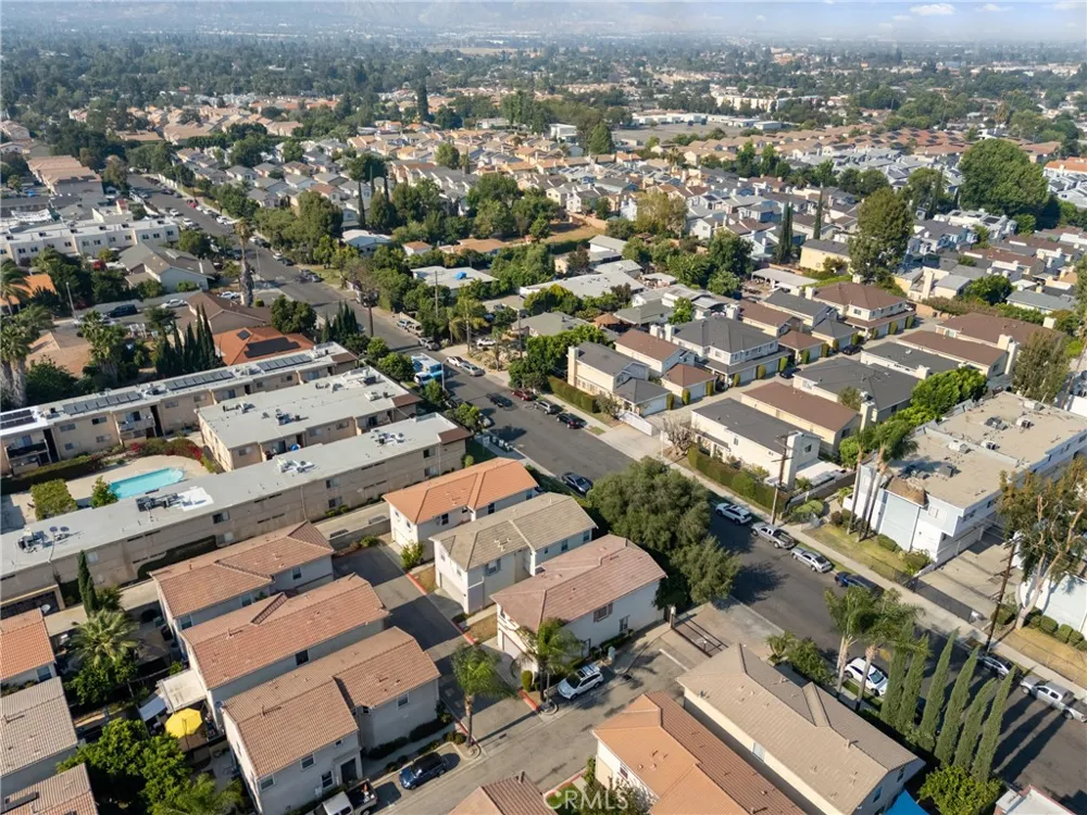 9193 Burnet Avenue North Hills, CA 91343