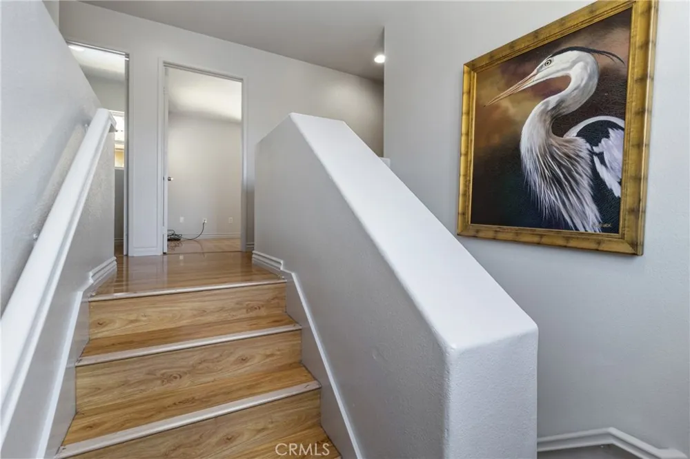 9193 Burnet Avenue North Hills, CA 91343