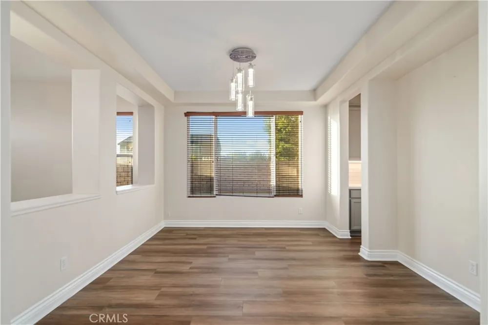 41520 44th W Lancaster, CA 93536