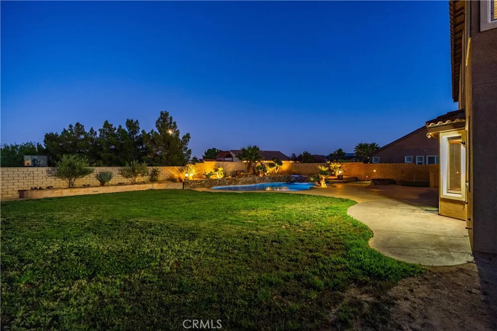 41520 44th W Lancaster, CA 93536