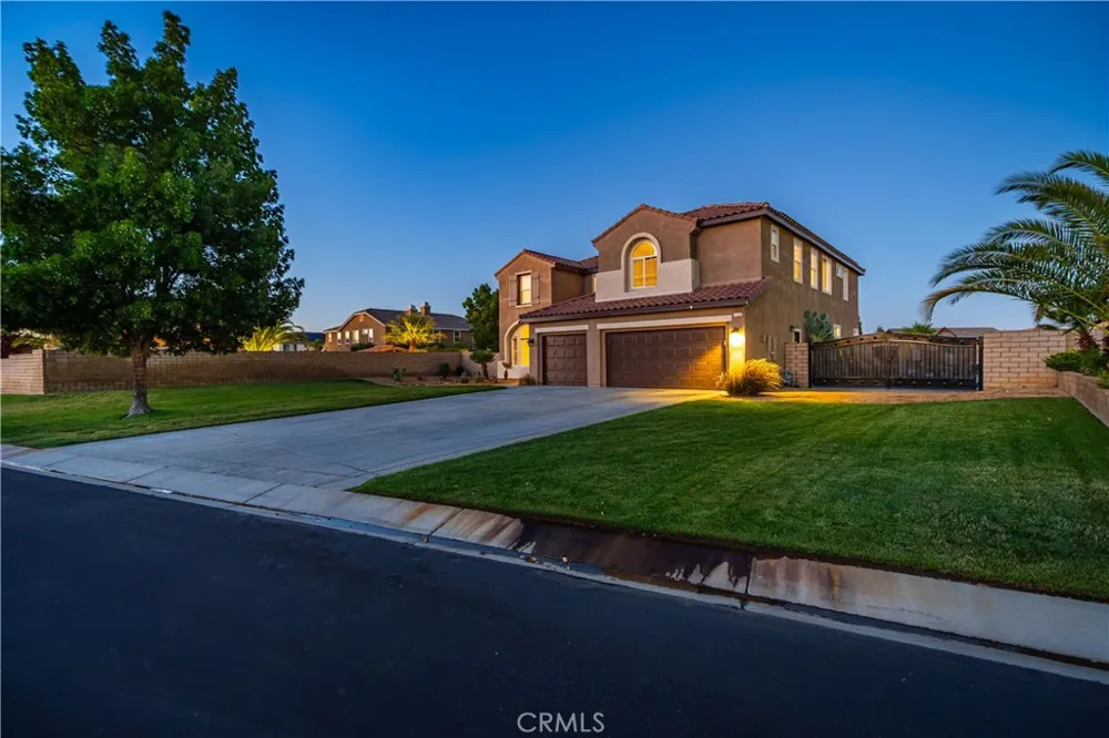41520 44th W Lancaster, CA 93536