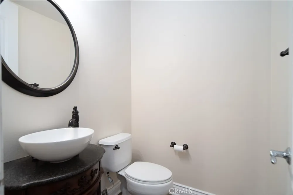 41520 44th W Lancaster, CA 93536