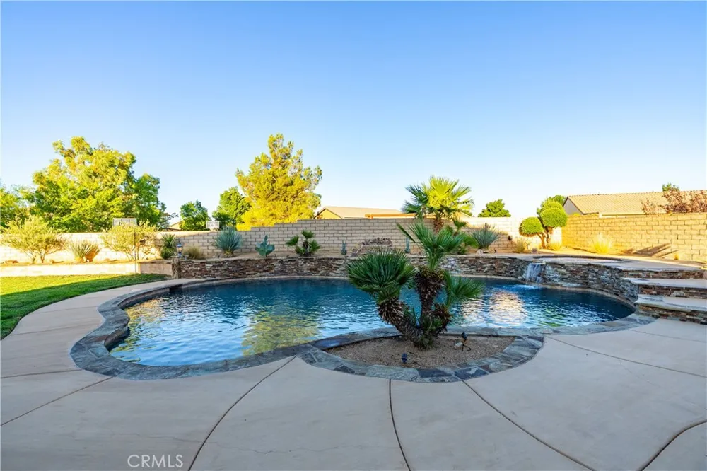 41520 44th W Lancaster, CA 93536