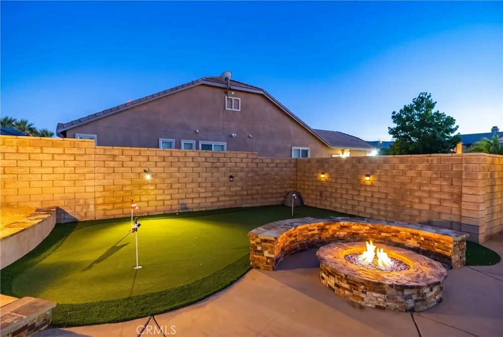 41520 44th W Lancaster, CA 93536