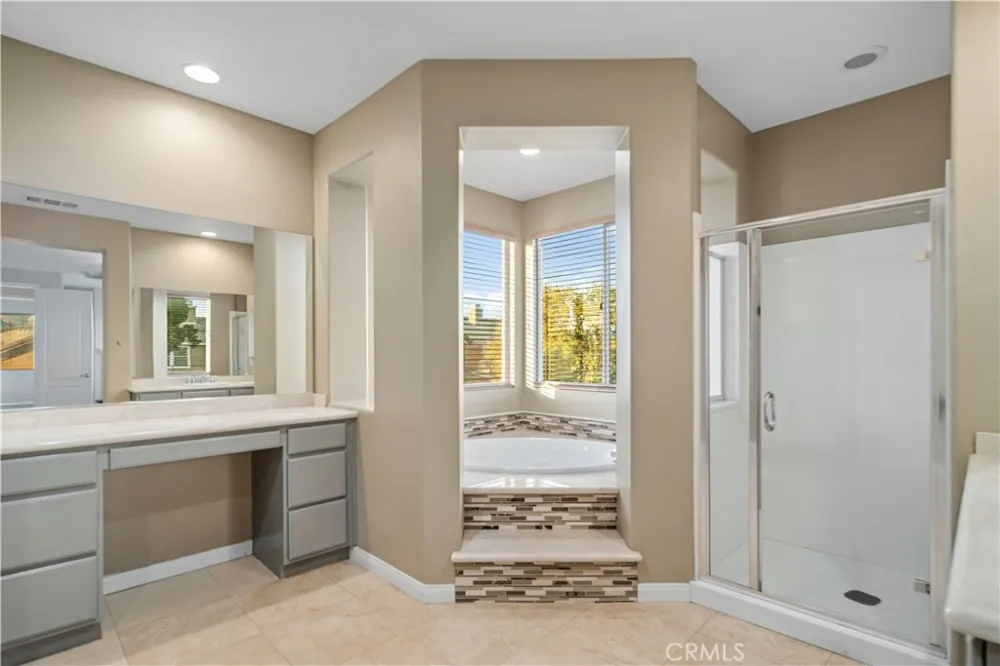 41520 44th W Lancaster, CA 93536