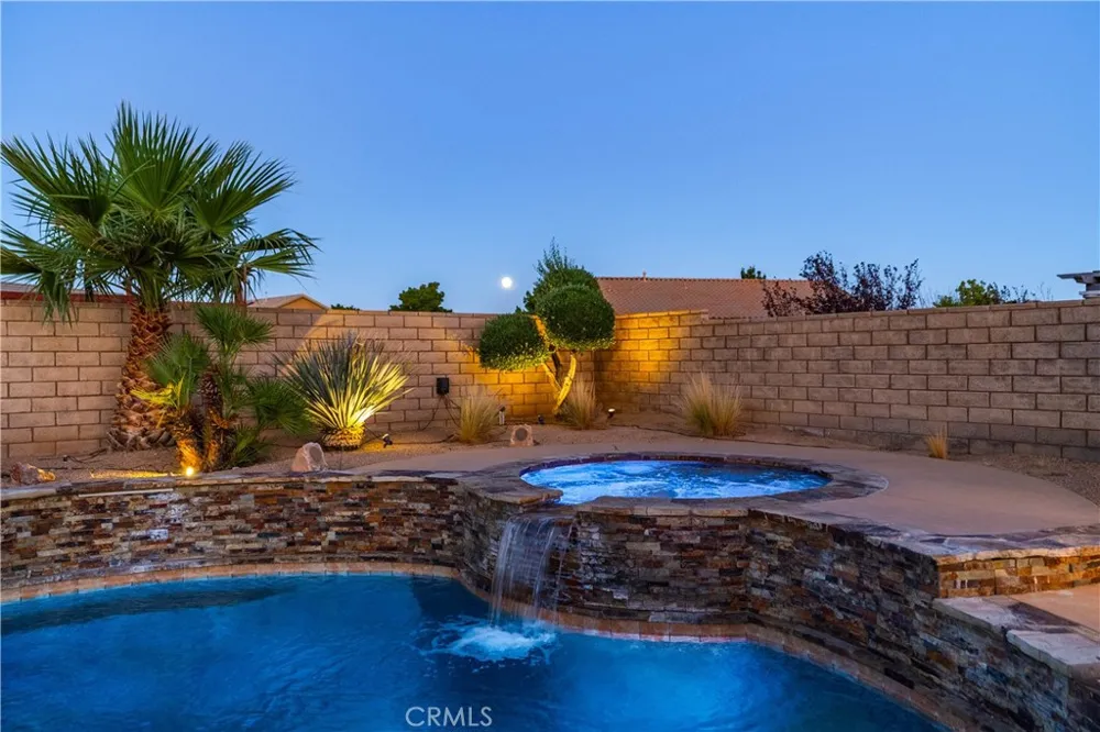 41520 44th W Lancaster, CA 93536