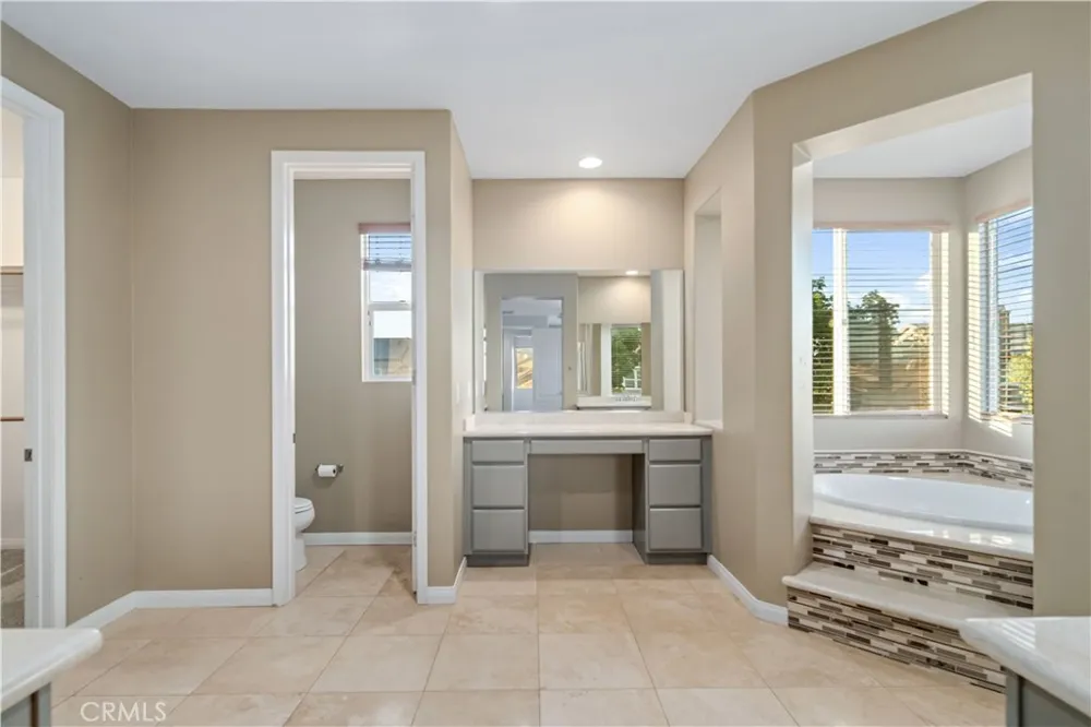 41520 44th W Lancaster, CA 93536