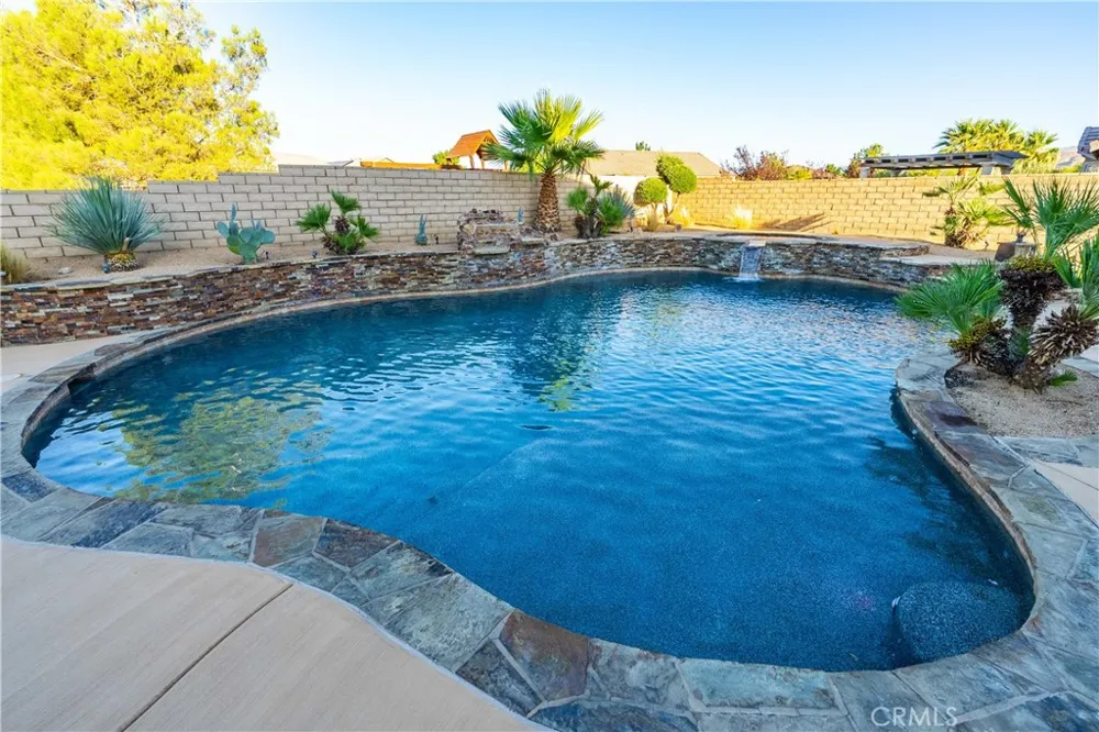 41520 44th W Lancaster, CA 93536