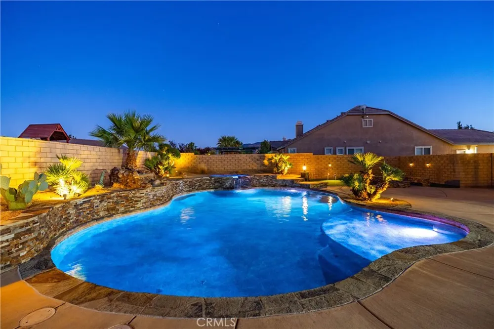41520 44th W Lancaster, CA 93536