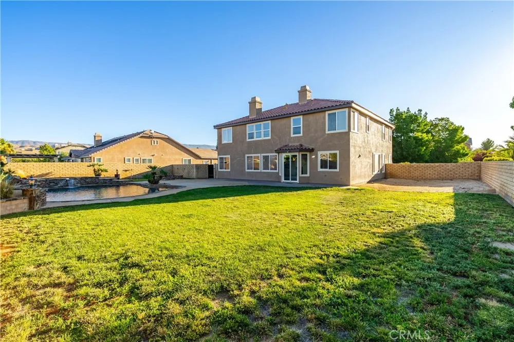 41520 44th W Lancaster, CA 93536