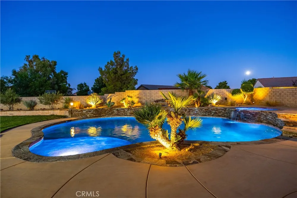 41520 44th W Lancaster, CA 93536