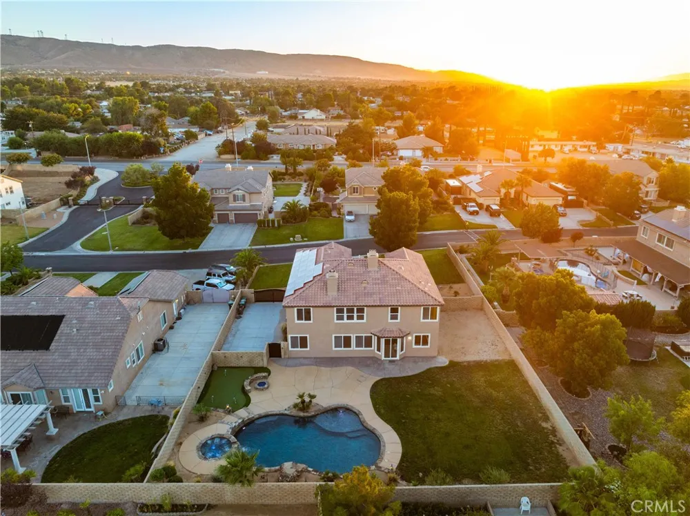 41520 44th W Lancaster, CA 93536
