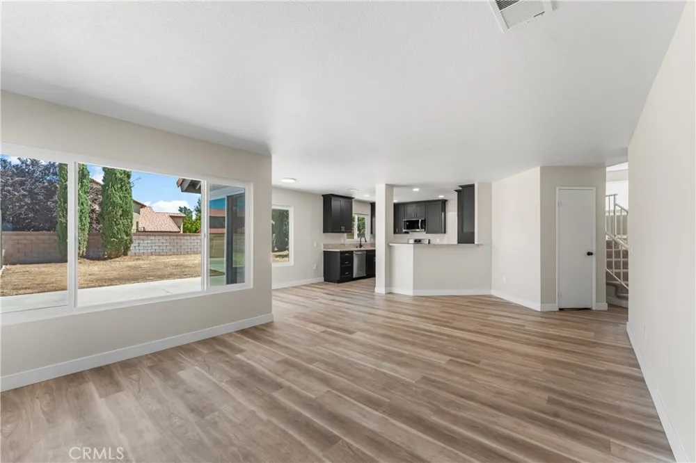 709 Whitlatch Lancaster, CA 93535