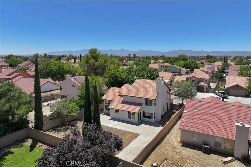 709 Whitlatch Lancaster, CA 93535