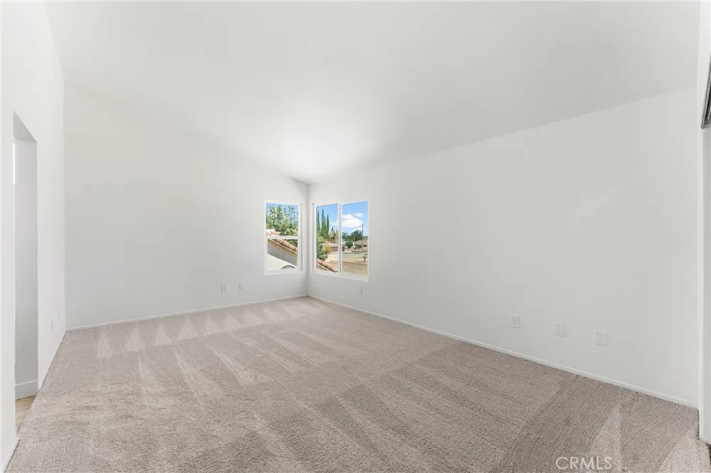 709 Whitlatch Lancaster, CA 93535