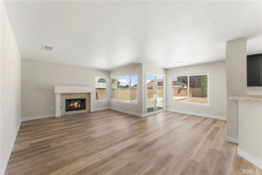 709 Whitlatch Lancaster, CA 93535