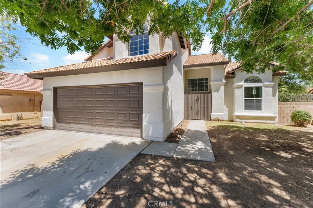 709 Whitlatch Lancaster, CA 93535