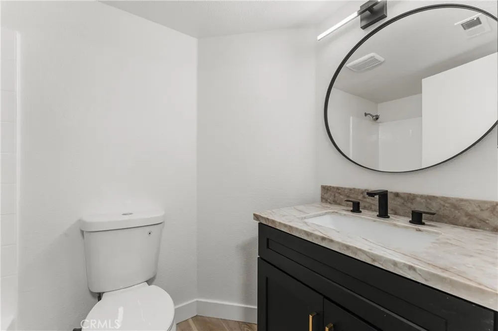 709 Whitlatch Lancaster, CA 93535