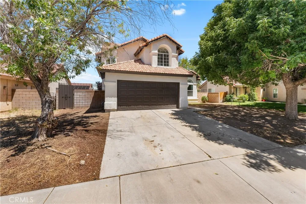709 Whitlatch Lancaster, CA 93535
