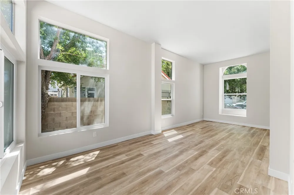 709 Whitlatch Lancaster, CA 93535