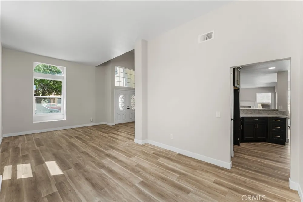709 Whitlatch Lancaster, CA 93535