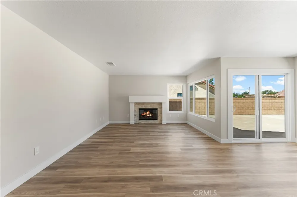 709 Whitlatch Lancaster, CA 93535