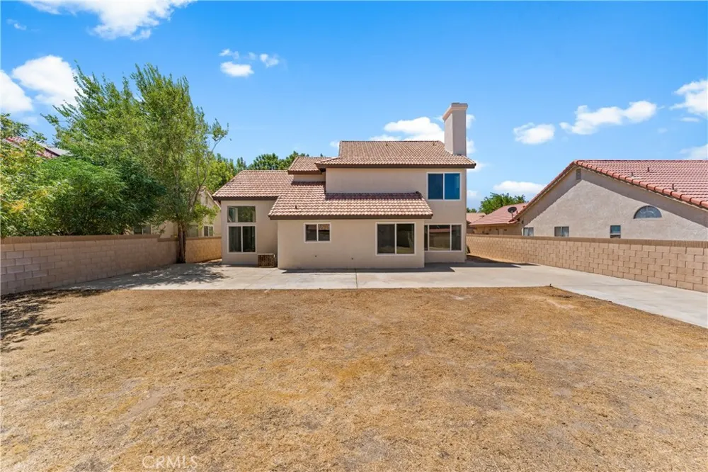 709 Whitlatch Lancaster, CA 93535