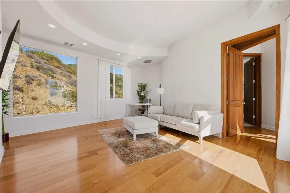 9980 Houston Malibu, CA 90265