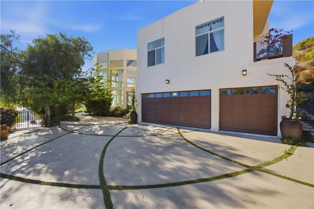 9980 Houston Malibu, CA 90265