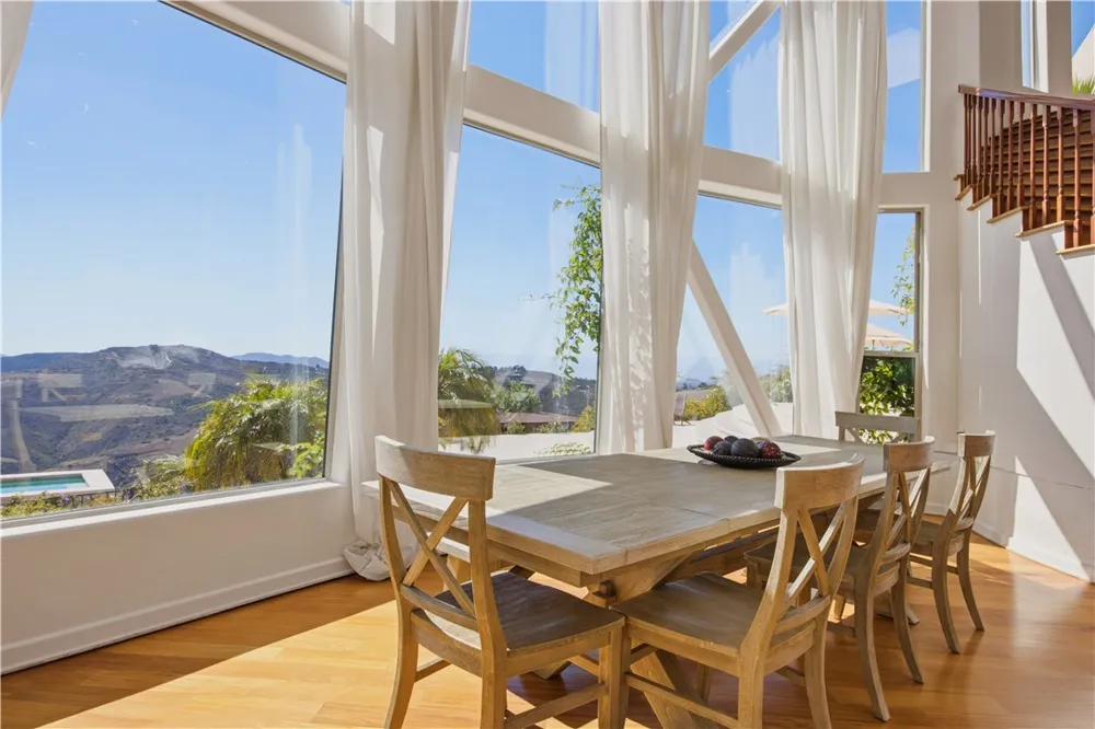 9980 Houston Malibu, CA 90265