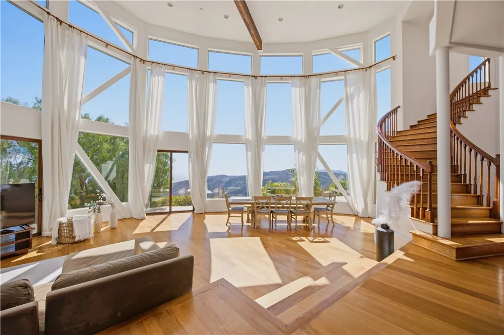 9980 Houston Malibu, CA 90265