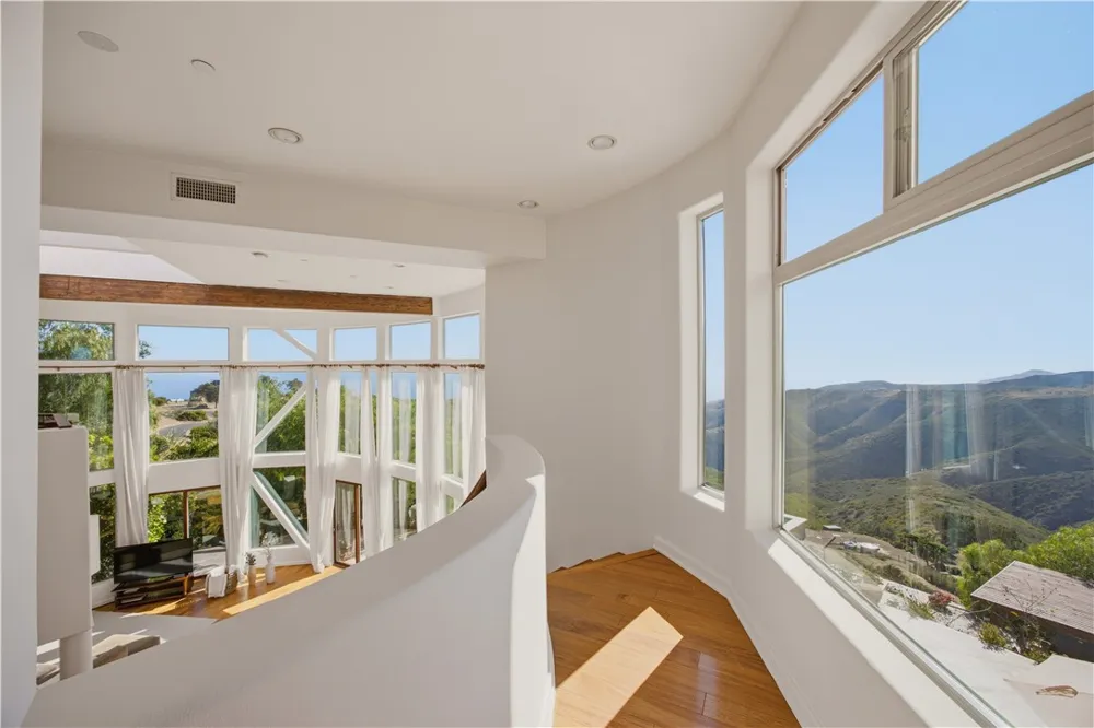 9980 Houston Malibu, CA 90265
