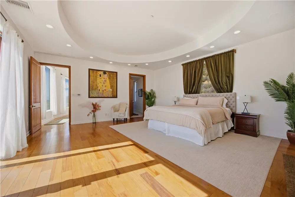 9980 Houston Malibu, CA 90265