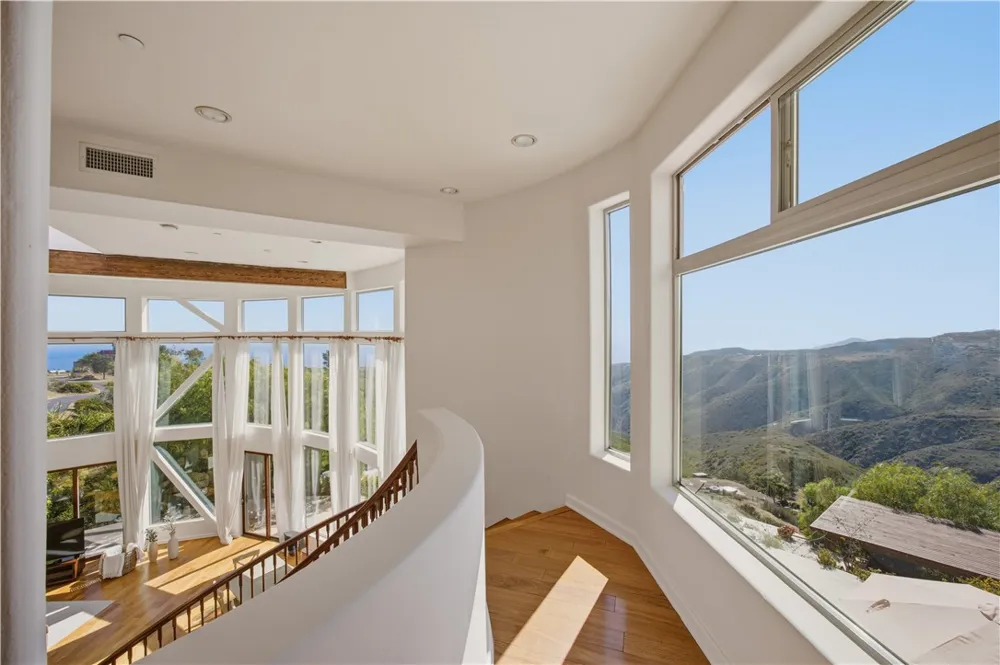 9980 Houston Malibu, CA 90265