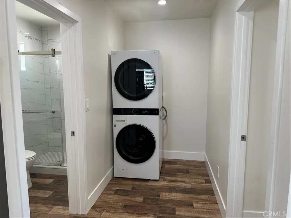 14325 Martha Street Van Nuys, CA 91401